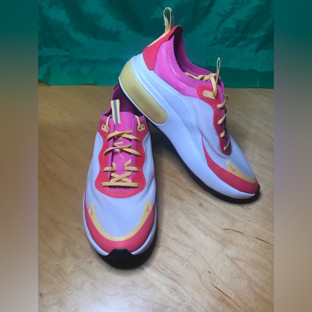 Nike Women’s Air Max Asia SE Laser Fuchsia White and Pink Sneaker Size 8